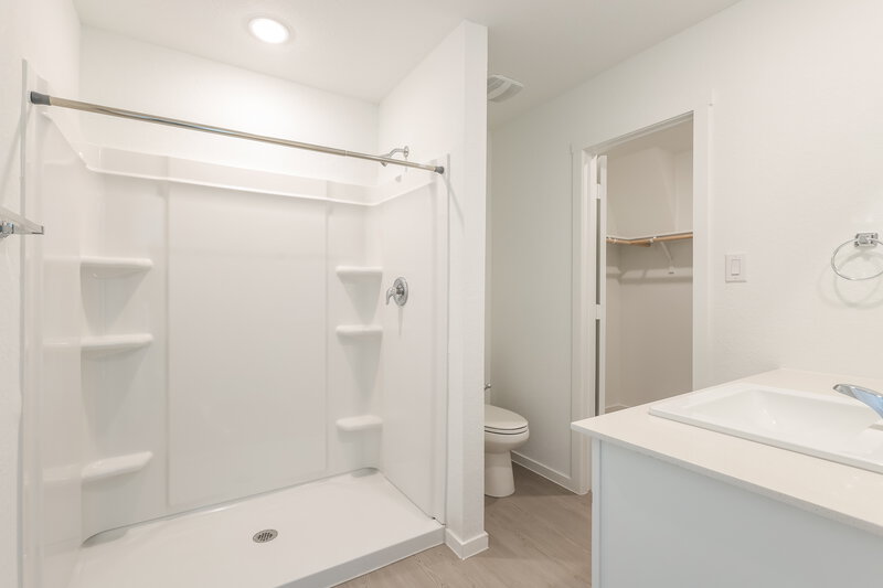 1,515/Mo, 1822 Musk Rose Converse, TX 78109 Main Bathroom View