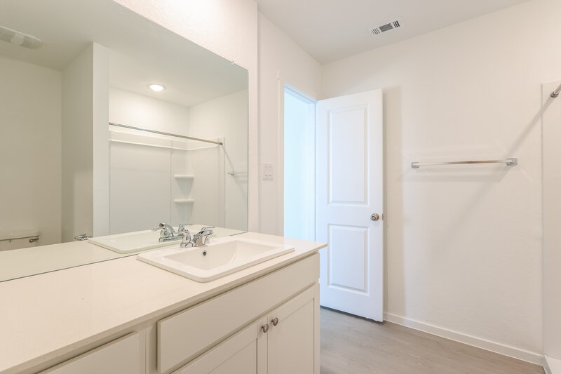 1,515/Mo, 1822 Musk Rose Converse, TX 78109 Bathroom View