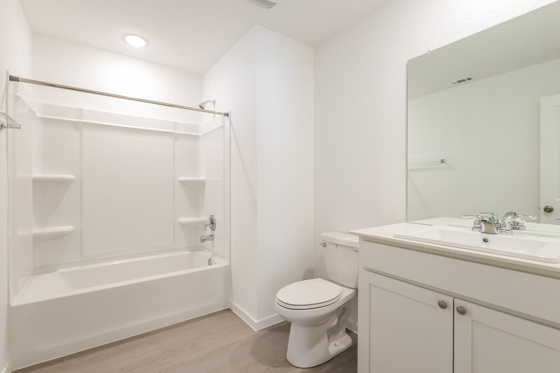 1,405/Mo, 1818 Musk Rose Converse, TX 78109 Bathroom View