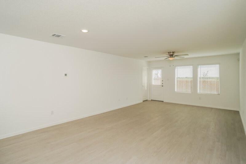 1,660/Mo, 1826 Musk Rose Converse, TX 78109 Living Room View