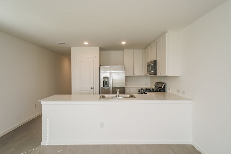 1,660/Mo, 1826 Musk Rose Converse, TX 78109 Kitchen View 2