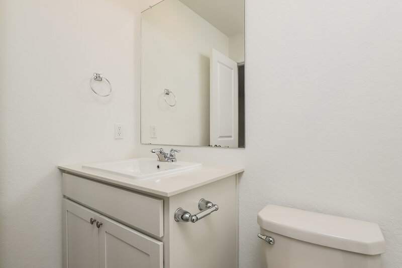 1,555/Mo, 11541 Chestnut Rose Converse, TX 78109 Bathroom View