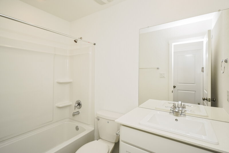 1,555/Mo, 2215 Sulphur Rose Converse, TX 78109 Bathroom View