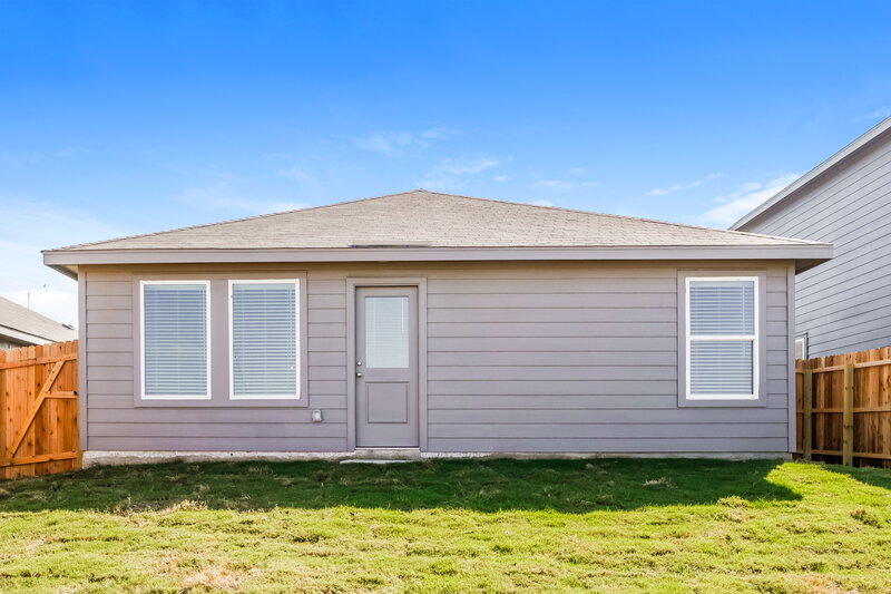 1,500/Mo, 544 Roquefort St New Braunfels, TX 78130 Rear View