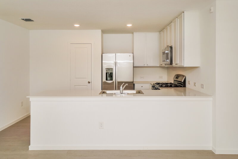 1,650/Mo, 193 Amy Aly San Antonio, TX 78253 Kitchen View 2