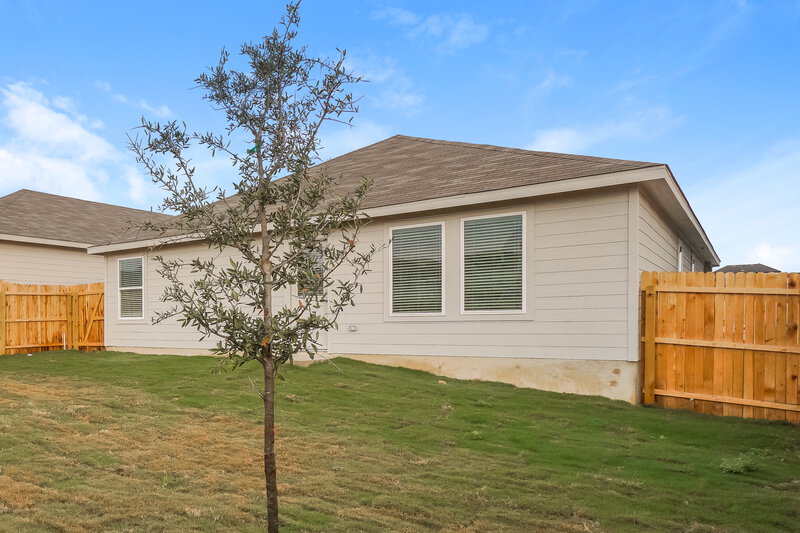 1,650/Mo, 193 Amy Aly San Antonio, TX 78253 Rear View 2