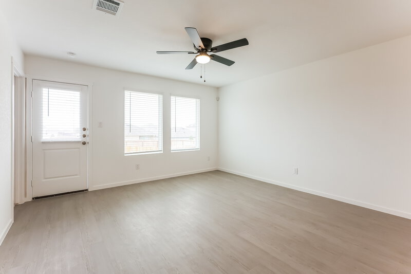 1,470/Mo, 528 Roquefort St New Braunfels, TX 78130 Living Room View 2
