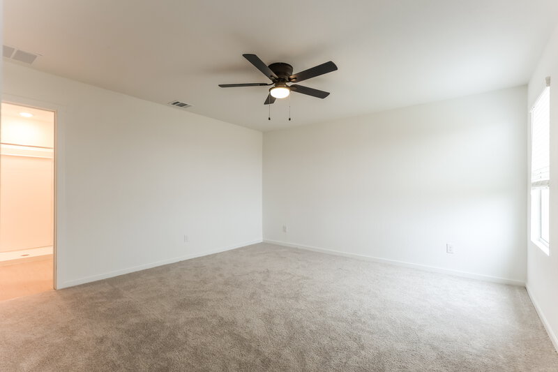 1,470/Mo, 528 Roquefort St New Braunfels, TX 78130 Main Bedroom View