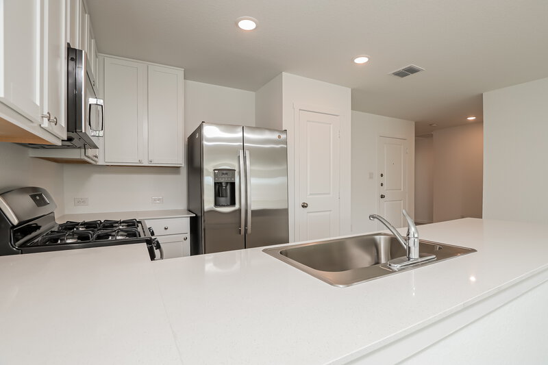 1,530/Mo, 175 Amy Aly San Antonio, TX 78253 Kitchen View 2