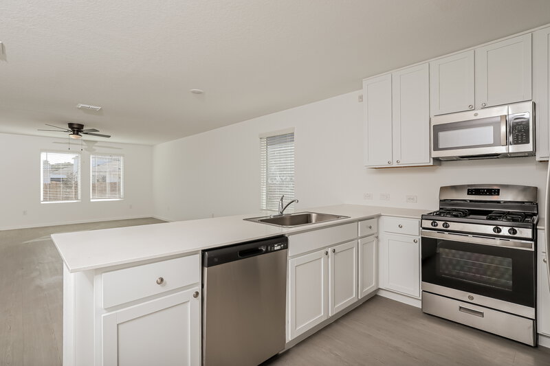 1,530/Mo, 175 Amy Aly San Antonio, TX 78253 Kitchen View 3