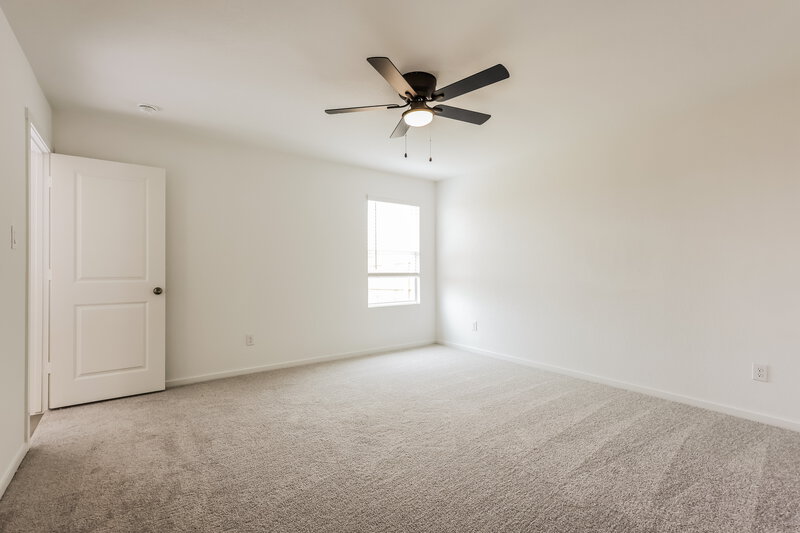 1,565/Mo, 3415 Muenster Ave New Braunfels, TX 78130 Main Bedroom View 2