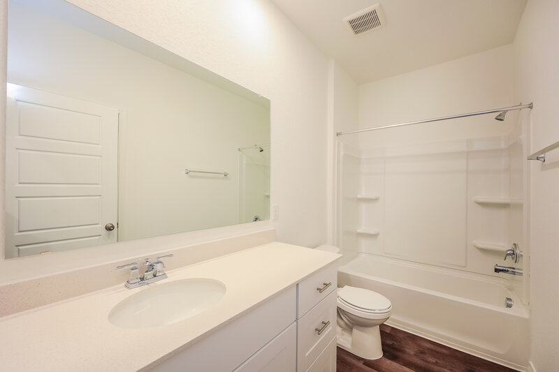 1,895/Mo, 10419 Monte Carmel Pl Converse, TX 78109 Bathroom View
