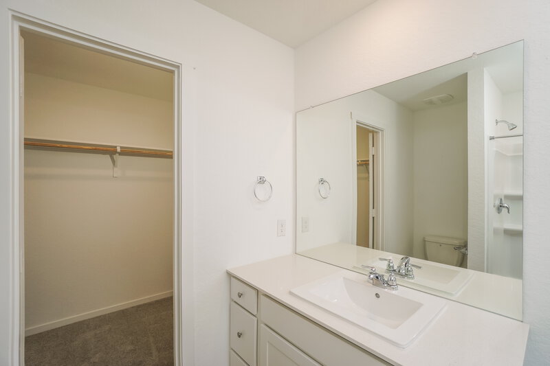 1,650/Mo, 540 Roquefort St New Braunfels, TX 78130 Main Bathroom View