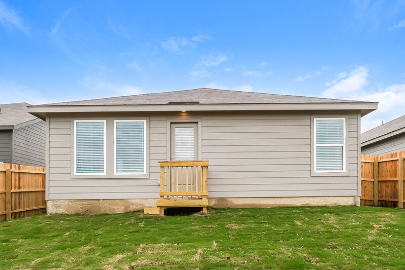 1,650/Mo, 540 Roquefort St New Braunfels, TX 78130 Rear View