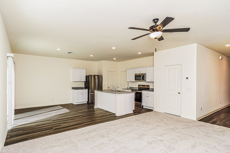 1,555/Mo, 5543 Bluebell Mdw Converse, TX 78109 Living Room View 2