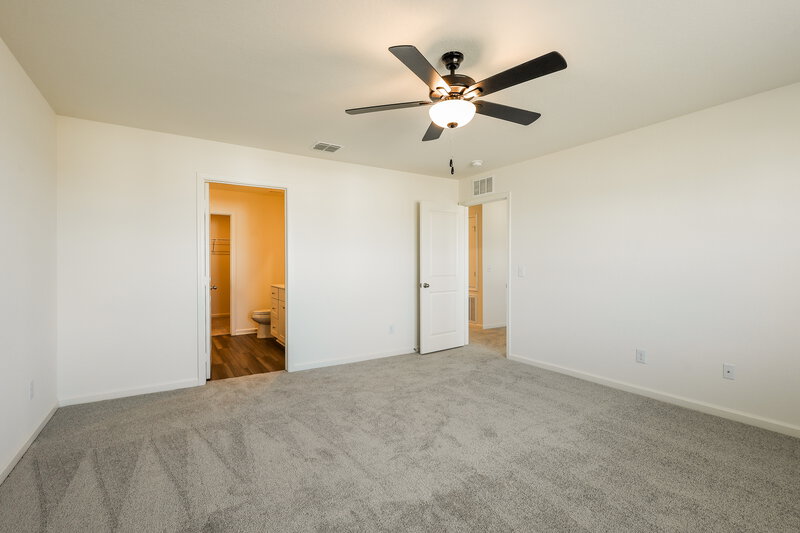 1,895/Mo, 5709 Texas Palm Dr Converse, TX 78109 Main Bedroom View 2
