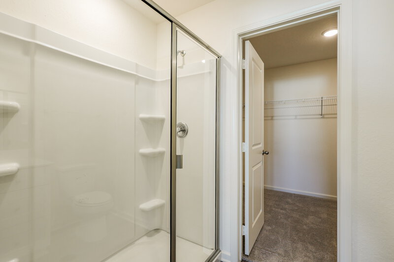 1,895/Mo, 5709 Texas Palm Dr Converse, TX 78109 Main Bathroom View 2