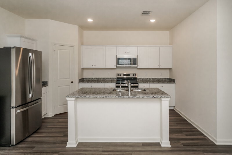1,805/Mo, 5549 Bluebell Mdw Converse, TX 78109 Kitchen View 2