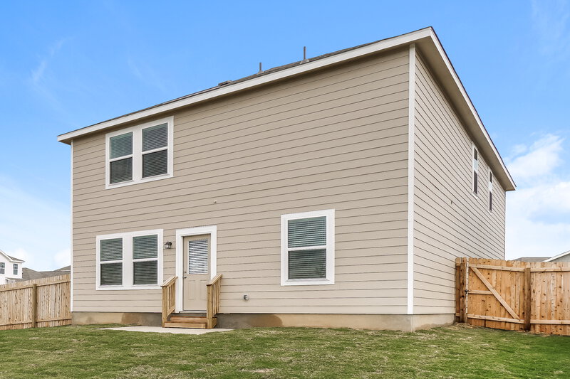 1,805/Mo, 5549 Bluebell Mdw Converse, TX 78109 Rear View