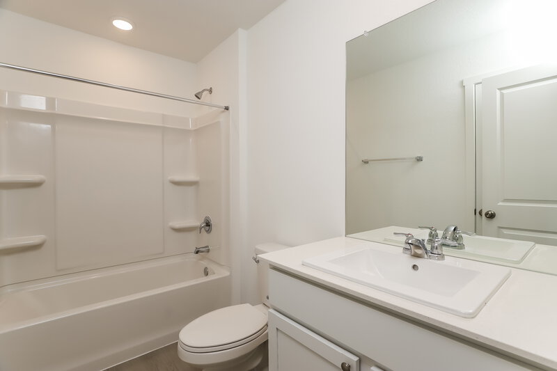 1,605/Mo, 298 Jax Loop San Antonio, TX 78253 Bathroom View