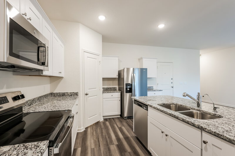 1,815/Mo, 5815 Texas Palm Dr Converse, TX 78109 Kitchen View 2