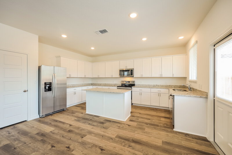 2,290/Mo, 1350 Vallarta Centro Converse, TX 78109 Kitchen View 2