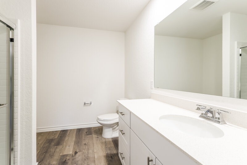 1,710/Mo, 10315 Monte Carmel Pl Converse, TX 78109 Main Bathroom View