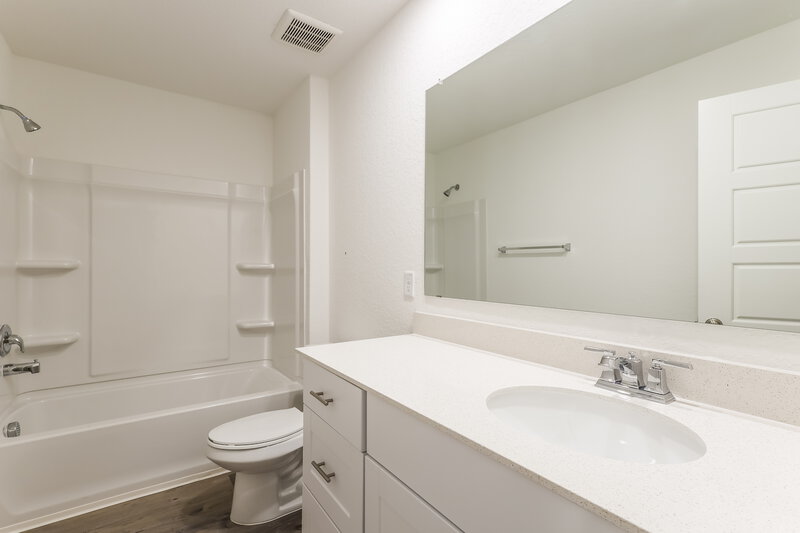 1,710/Mo, 10315 Monte Carmel Pl Converse, TX 78109 Bathroom View