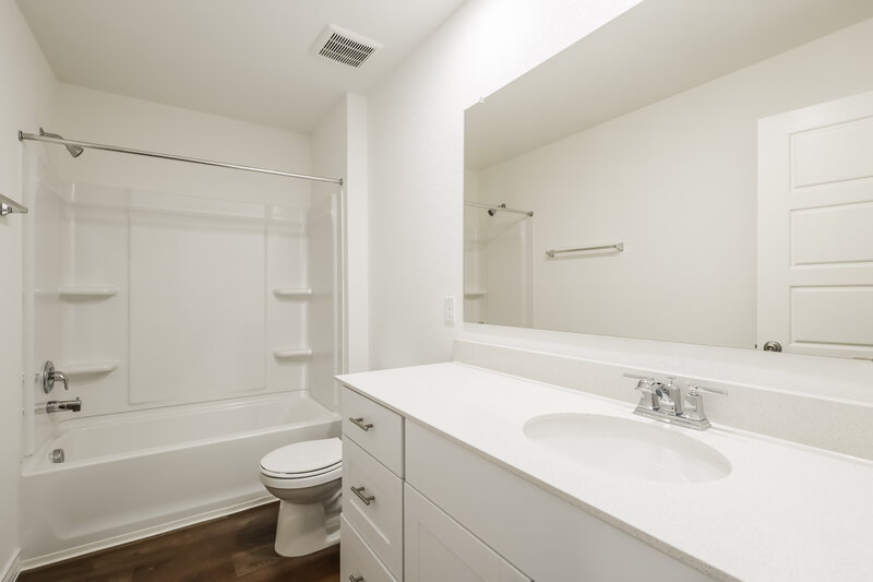 1,710/Mo, 10323 Monte Carmel Pl Converse, TX 78109 Bathroom View