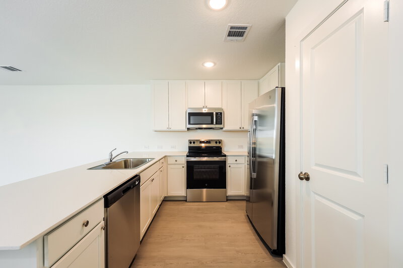 1,535/Mo, 539 Roquefort St New Braunfels, TX 78130 Kitchen View 2