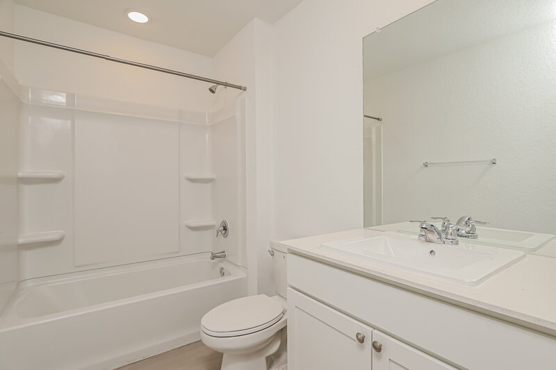 1,695/Mo, 518 Chevre Rd New Braunfels, TX 78130 Bathroom View