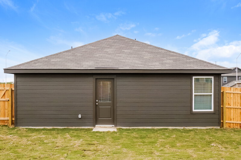 1,635/Mo, 543 Roquefort St New Braunfels, TX 78130 Rear View