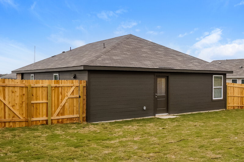 1,635/Mo, 543 Roquefort St New Braunfels, TX 78130 Rear View 2