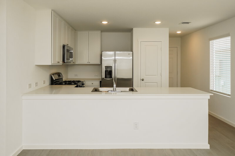 1,505/Mo, 11528 Chestnut Rose Converse, TX 78109 Kitchen View