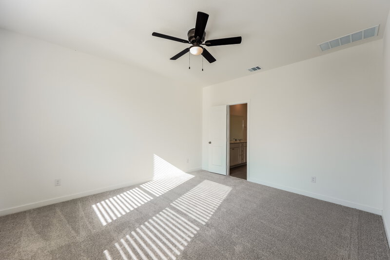 1,850/Mo, 15522 Crescent Pine San Antonio, TX 78253 Main Bedroom View