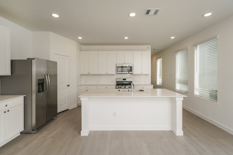 1,765/Mo, 15526 Crescent Pine San Antonio, TX 78253 Kitchen View 2