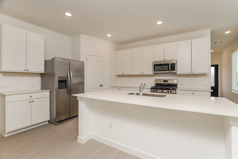 1,820/Mo, 15554 Crescent Pine San Antonio, TX 78253 Kitchen View