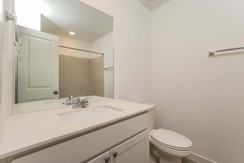 1,820/Mo, 15554 Crescent Pine San Antonio, TX 78253 Bathroom View
