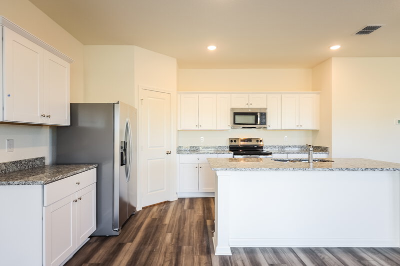 1,895/Mo, 5827 Texas Palm Dr Converse, TX 78109 Kitchen View