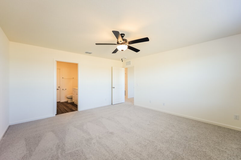 1,895/Mo, 5827 Texas Palm Dr Converse, TX 78109 Main Bedroom View 2