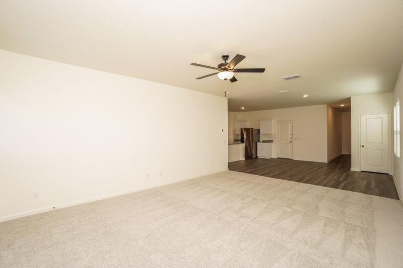 2,040/Mo, 5831 Texas Palm Dr Converse, TX 78109 Living Room View
