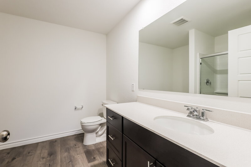 1,710/Mo, 10207 Monte Carmel Pl Converse, TX 78109 Main Bathroom View 2
