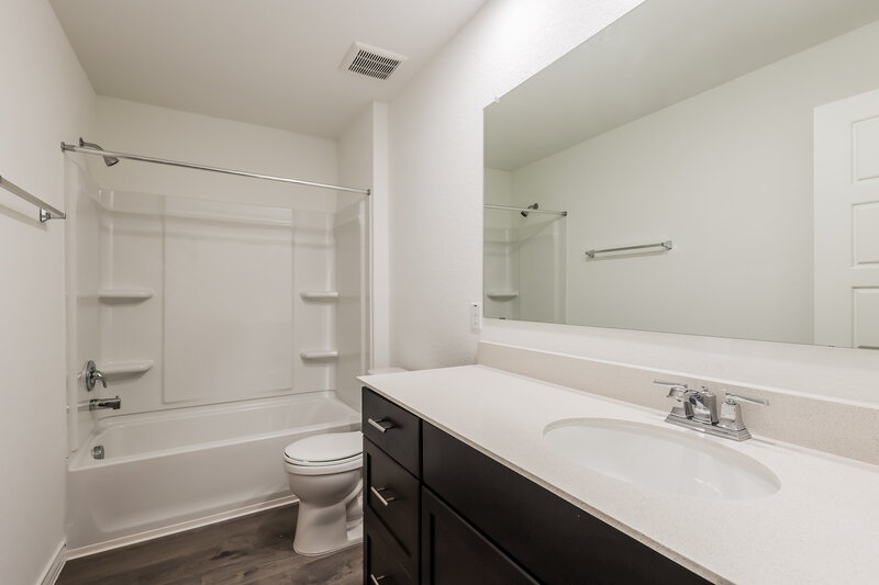 1,710/Mo, 10207 Monte Carmel Pl Converse, TX 78109 Bathroom View