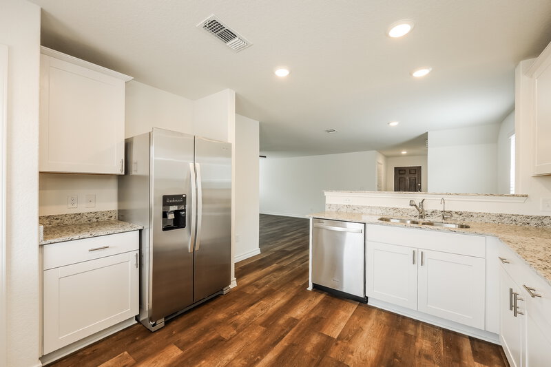 2,035/Mo, 10307 Monte Carmel Pl Converse, TX 78109 Kitchen View 2