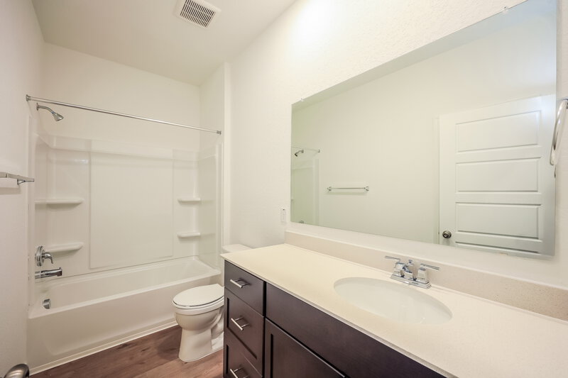 1,895/Mo, 1255 Punta Mita St Converse, TX 78109 Bathroom View