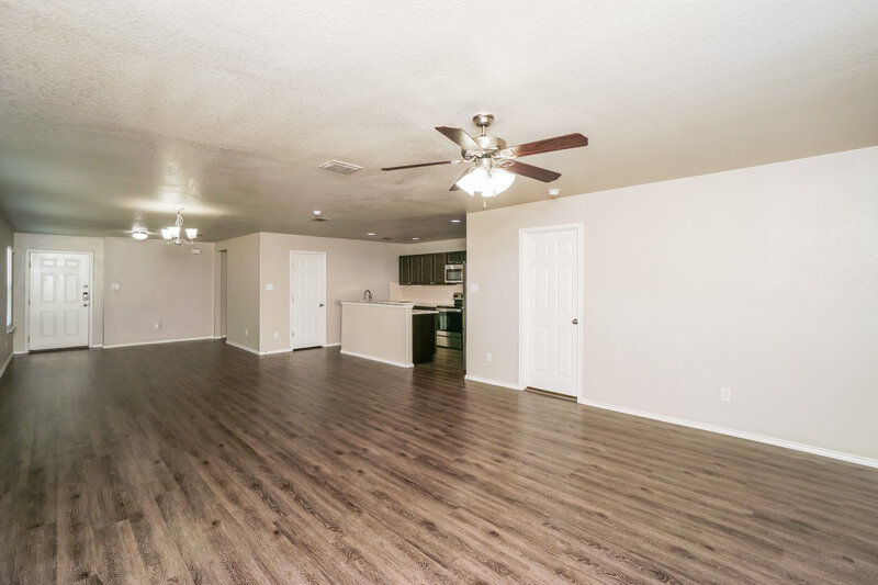 1,655/Mo, 6535 Davenport Bay Converse, TX 78109 Living Room View