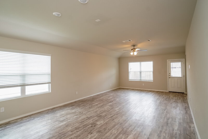 2,550/Mo, 10667 Penelope Way Converse, TX 78109 Living Room View