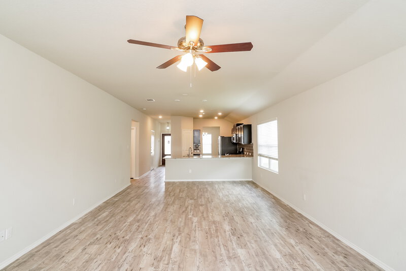 2,550/Mo, 10667 Penelope Way Converse, TX 78109 Living Room View 2