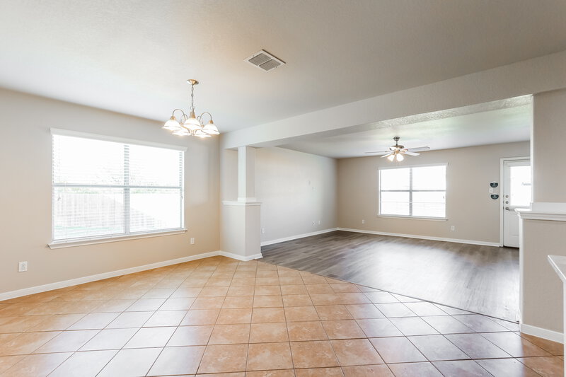 2,105/Mo, 8611 Ludlow Cove Converse, TX 78109 Dining Room View