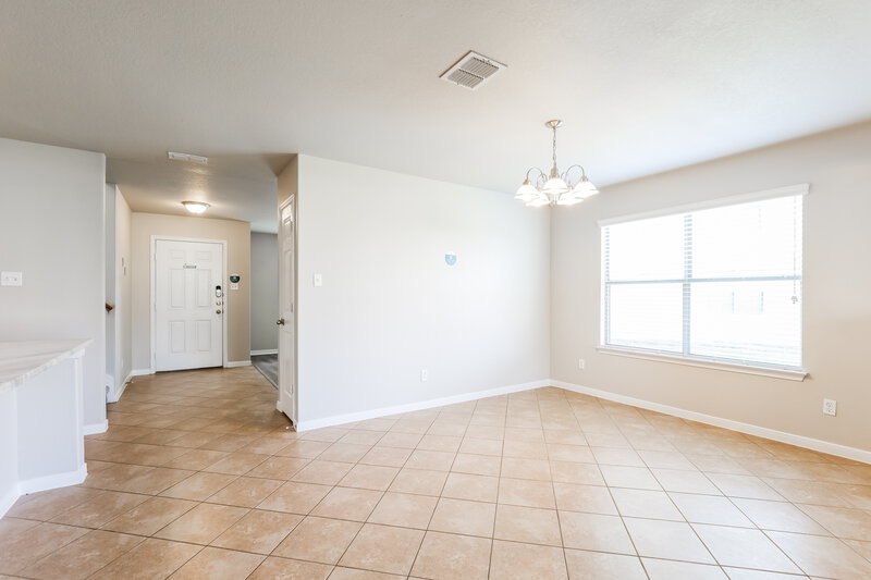 2,105/Mo, 8611 Ludlow Cove Converse, TX 78109 Dining Room View 2